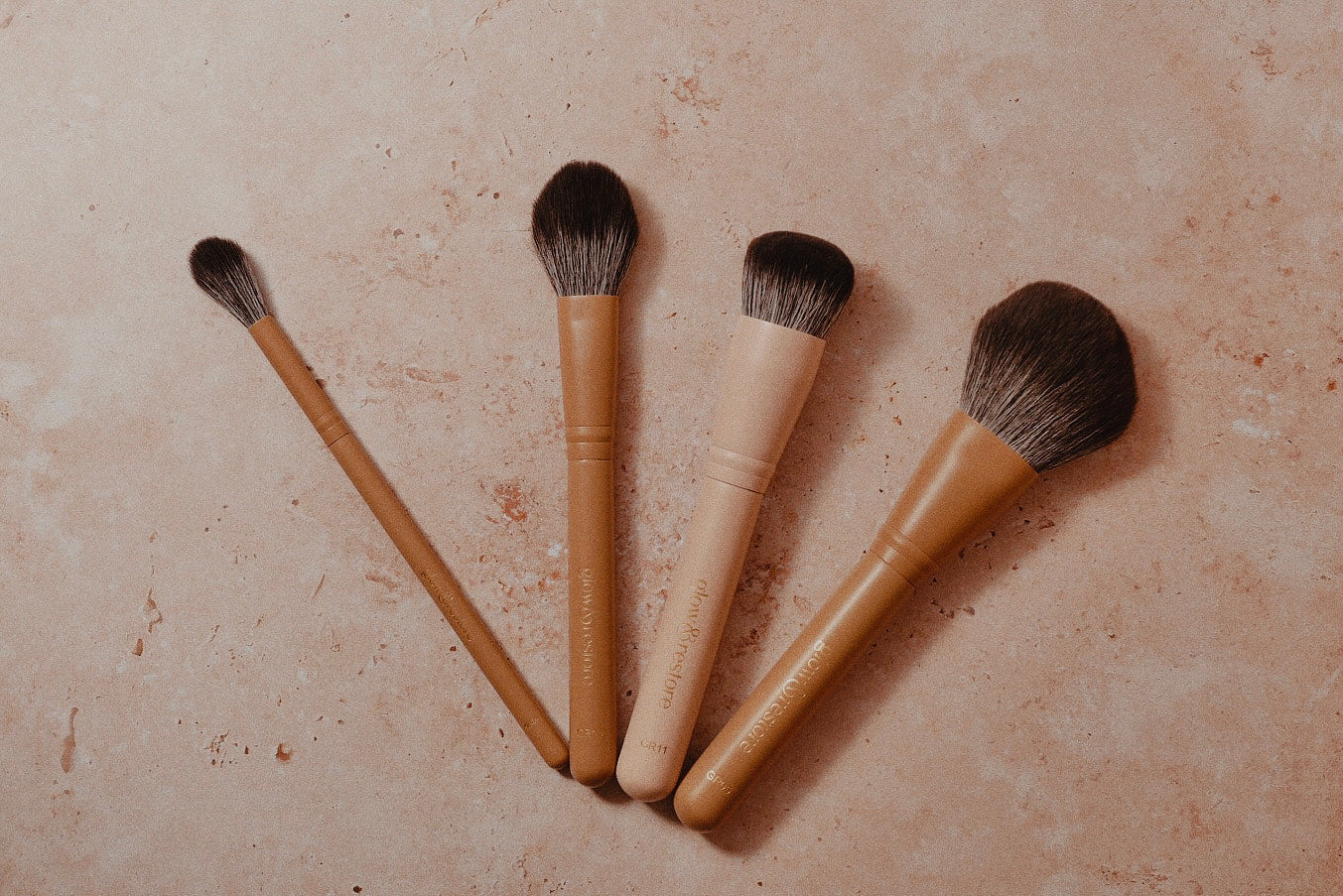 GR05 Large Powder Brush