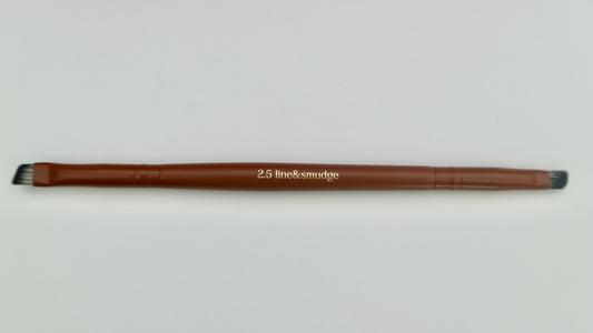 2.5 line & smudge dual ended eye brush